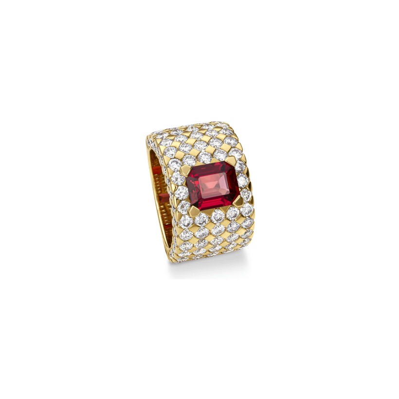 Doux ring, yellow gold, red spinel and diamonds