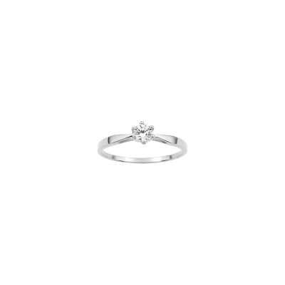 Bague en or blanc et oxyde de zirconium