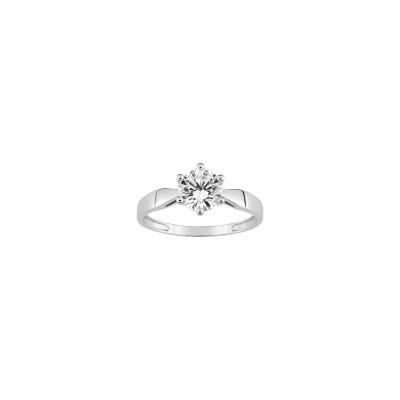Bague en or blanc et oxyde de zirconium