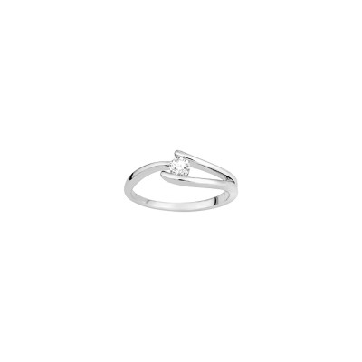 Bague en or blanc et oxyde de zirconium