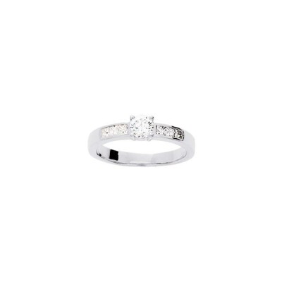 Bague en or blanc et oxyde de zirconium