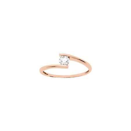 Solitaire en or rose et oxyde de zirconium