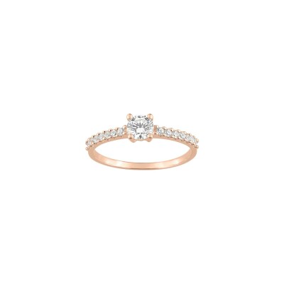 Bague en or rose et oxyde de zirconium