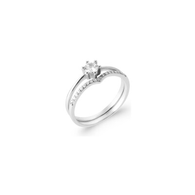 Bague en argent et oxydes de zirconium