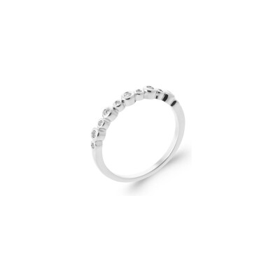 Bague en argent et oxydes de zirconium