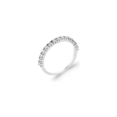Bague en argent et oxydes de zirconium