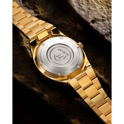 Montre Nivada Grenchen F77 Mark II 68028A77