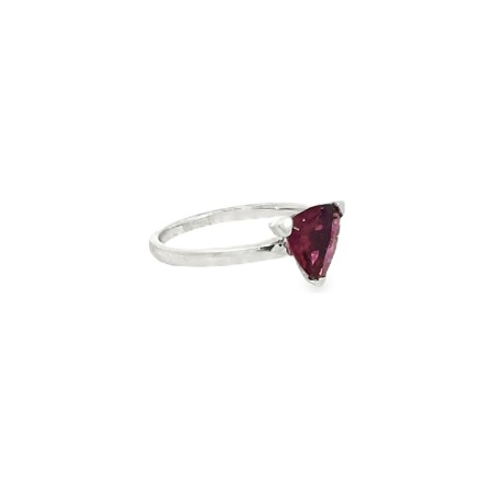 Solitaire en or blanc et tourmaline rose