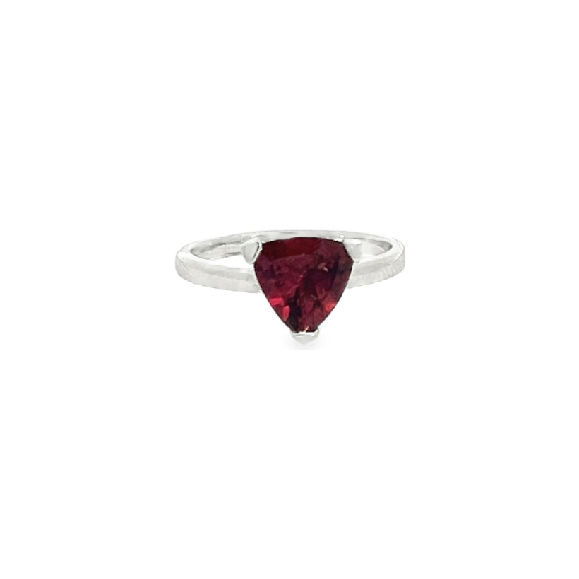 Solitaire en or blanc et tourmaline rose