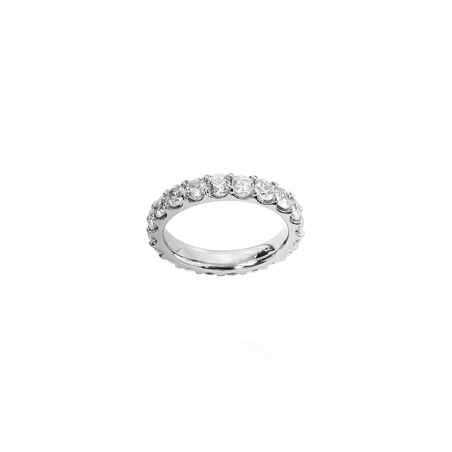 Wedding ring, white gold and 2.50cts HSI diamonds