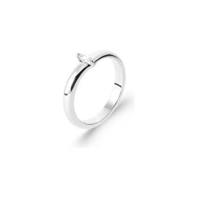 Bague en argent rhodié et oxyde de zirconium