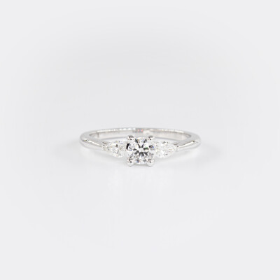 Bague or blanc & diamants 