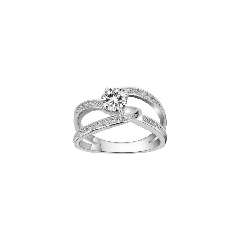 Bague en argent et oxyde de zirconium