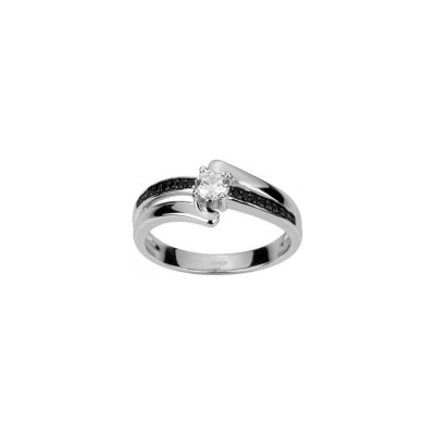 Bague en argent et oxyde de zirconium