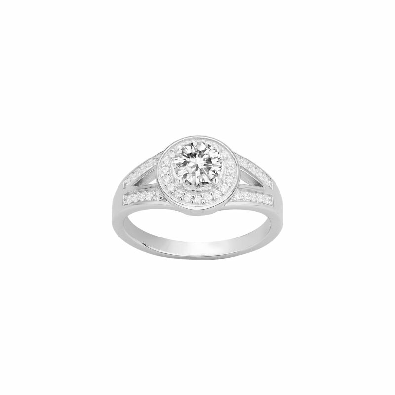 Bague en argent et oxydes de zirconium