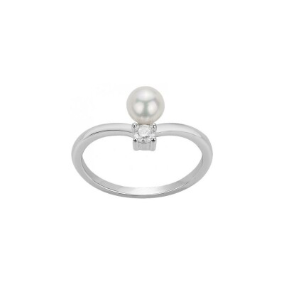 Bague en argent, perle de culture d'eau douce et oxyde de zirconium
