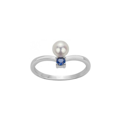 Bague en argent, perle de culture d'eau douce et oxyde de zirconium