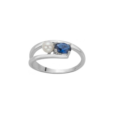 Bague en argent, perle de culture d'eau douce et oxyde de zirconium