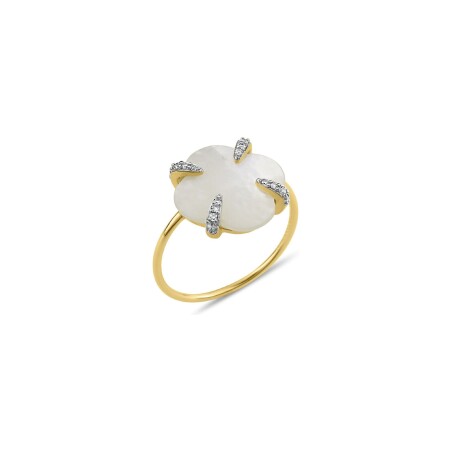 Bague Morganne Bello Victoria Lys en or jaune, nacre blanche et diamants