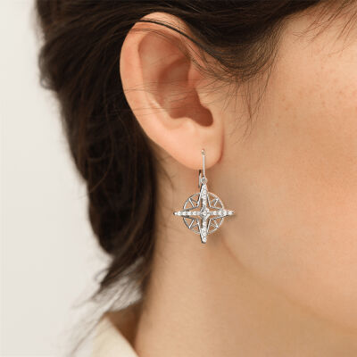 Boucles d'oreilles Les Georgettes Rose des Vents en laiton, oxydes de zirconium et perles, 16mm