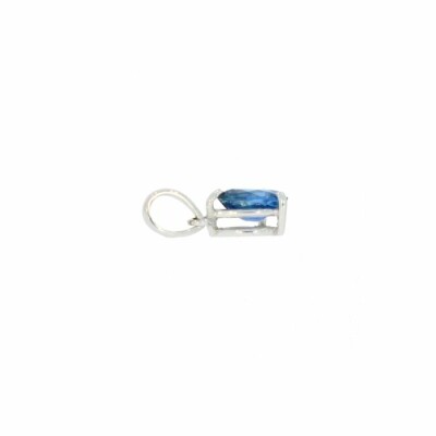Pendentif en or blanc et saphir