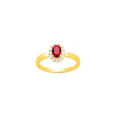 Bague en plaqué or, spinelle synhtétique rouge et oxydes de zirconium