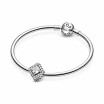 Charm Pandora Timeless halo scintillant carré en argent et oxyde de zirconium