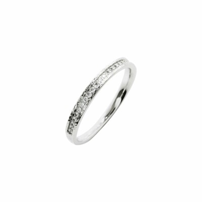 Alliance demi-tour serti rail étincelant en or blanc et diamants de 0.15ct