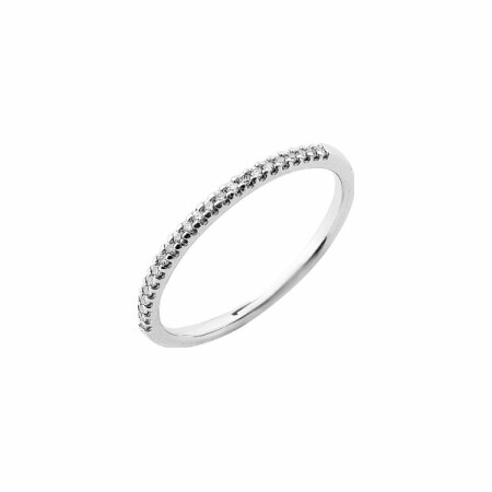 Alliance demi tour serti griffe en or blanc et diamants de 0.10ct