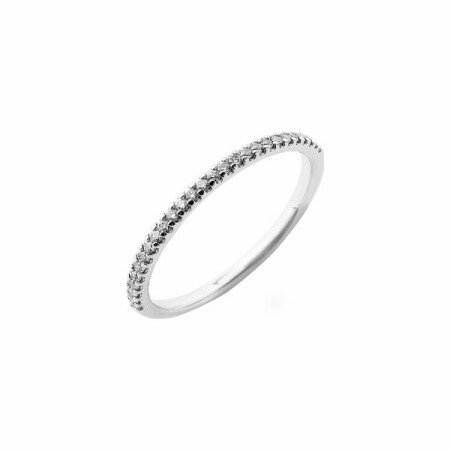 Alliance demi tour serti griffe en or blanc et diamants de 0.15ct