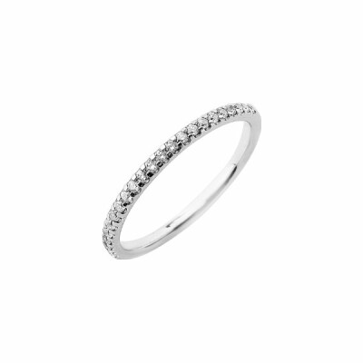 Alliance demi tour serti griffe en or blanc et diamants de 0.20ct