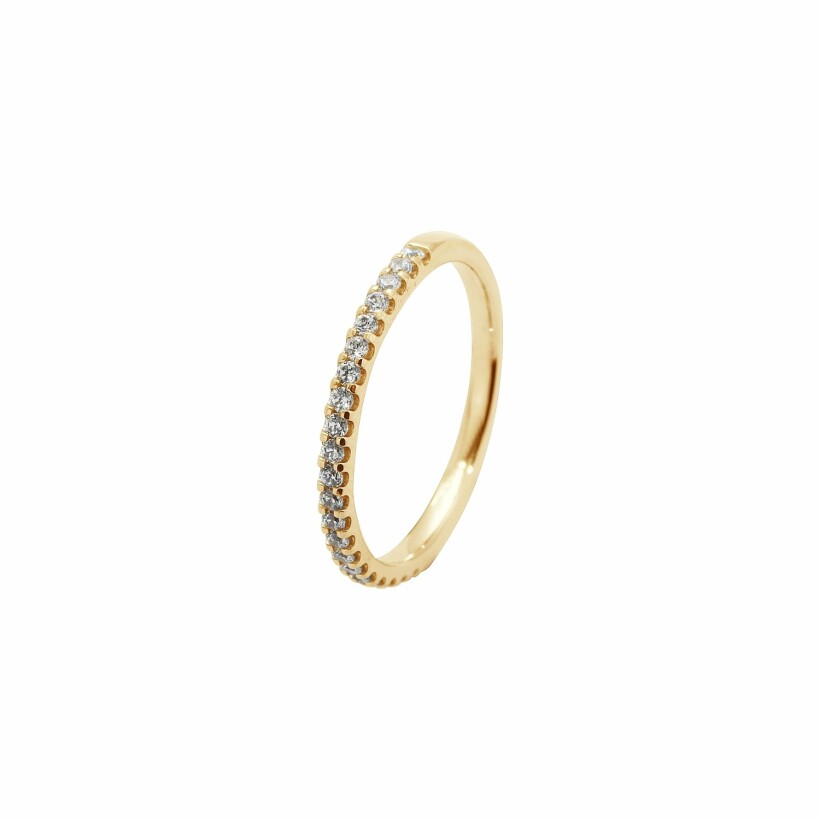 Half-set claw setting wedding ring, yellow gold and 0.25ct diamonds