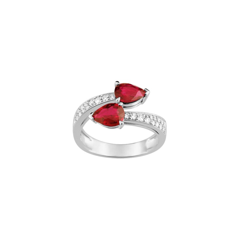 Bague en or blanc, diamants et rubis