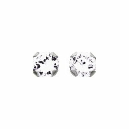 Boucles d'oreilles 4 griffes 5mm en or blanc et oxyde de zirconium