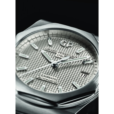 Girard-Perregaux Laureato 42mm watch