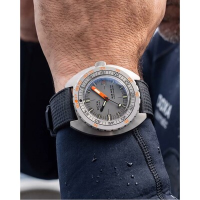 Montre Doxa SUB 300 Ti5 Clive Cussler
