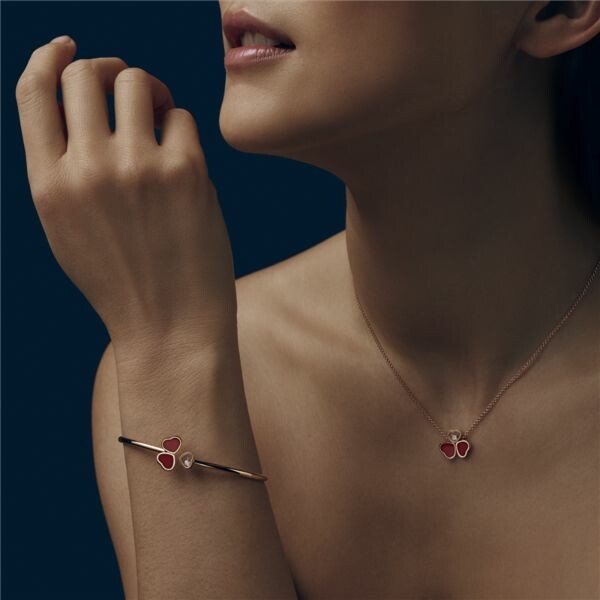Bracelet jonc Chopard Happy Hearts Wings en or rose, diamant et pierres rouges, 17cm