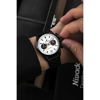 Montre Nivada Grenchen Datomaster Black Mecaquartz Limited Edition 88008Q10