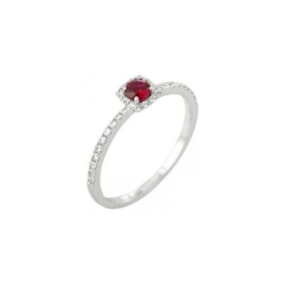 Bague en or blanc, diamants et rubis
