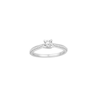 Solitaire en or blanc et diamants de 0.30ct