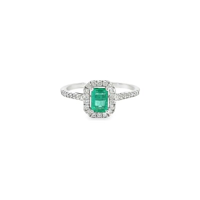 Bague en or blanc, émeraude et diamants