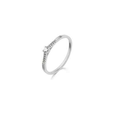 Solitaire en or blanc et diamants