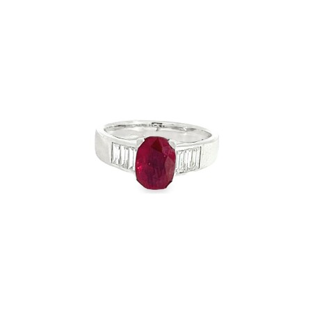 Bague en or blanc, rubis et diamants