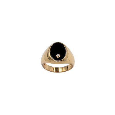 Chevalière en plaqué or, calcédoine et oxyde de zirconium