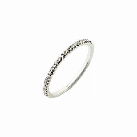 Alliance demi tour en or blanc et diamants de 0.15ct