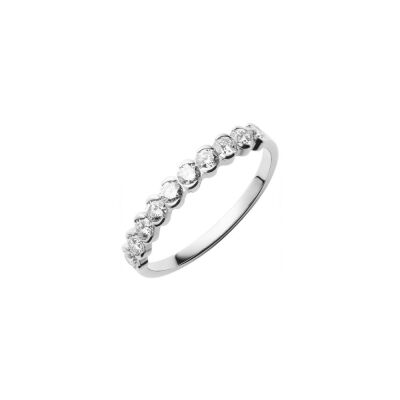 Alliance demi-tour en or blanc et diamants de 0.75ct