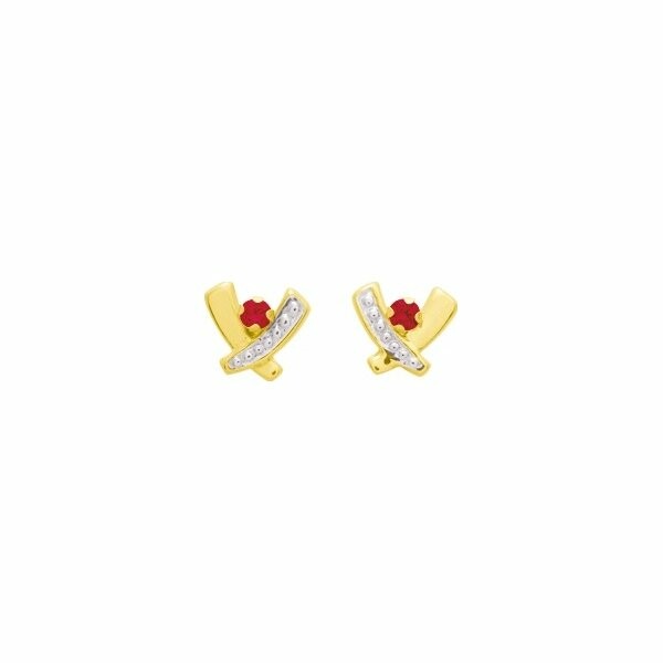 Boucles d'oreilles en or jaune, rubis et oxyde de zirconium