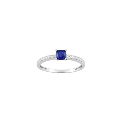 Bague en or blanc, saphir synthétique et diamants de 0.08ct