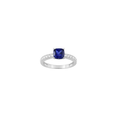 Bague en or blanc, diamant 0.26ct et saphir