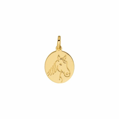 Pendentif oval tête de cheval gravée en or jaune